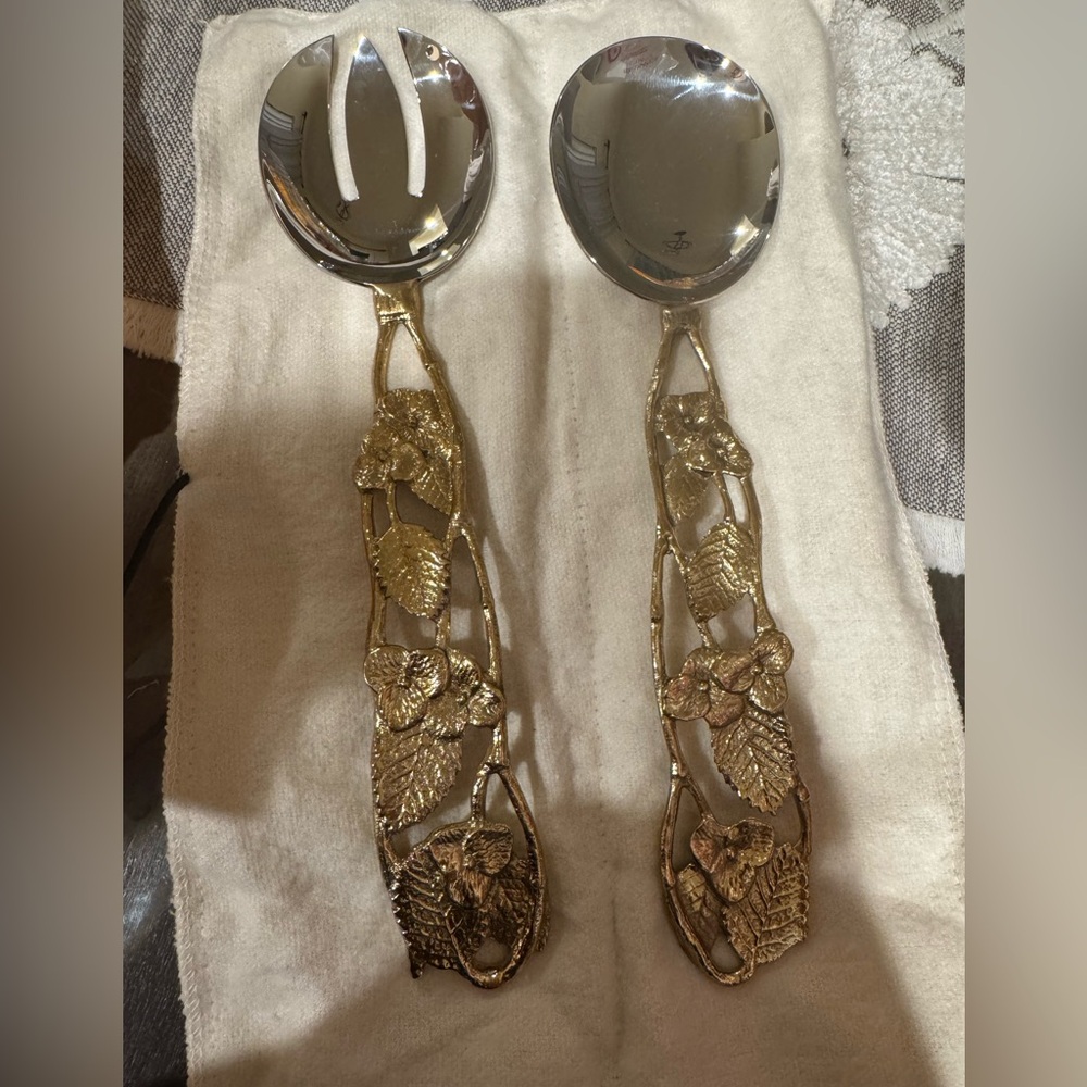 Michael Aram Hydrangea Serving Set - Picture 2 of 2